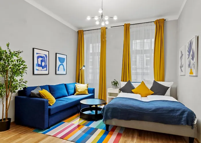Apartment Very Spacious With A Wintergarden And Terrace, 1 Minute To Tram Station *